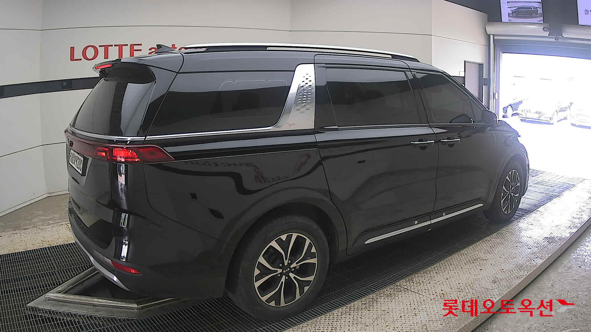 2021 - kia carnival