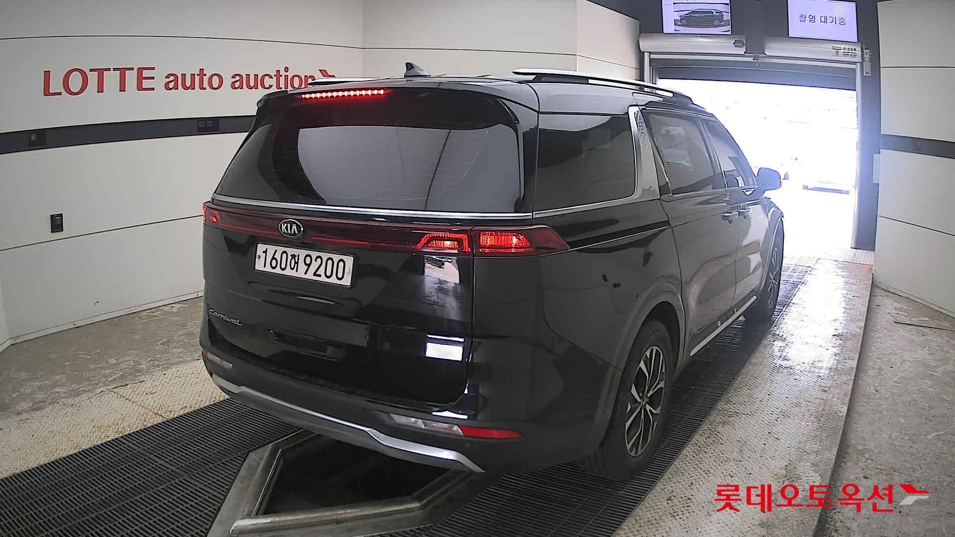 2021 - kia carnival
