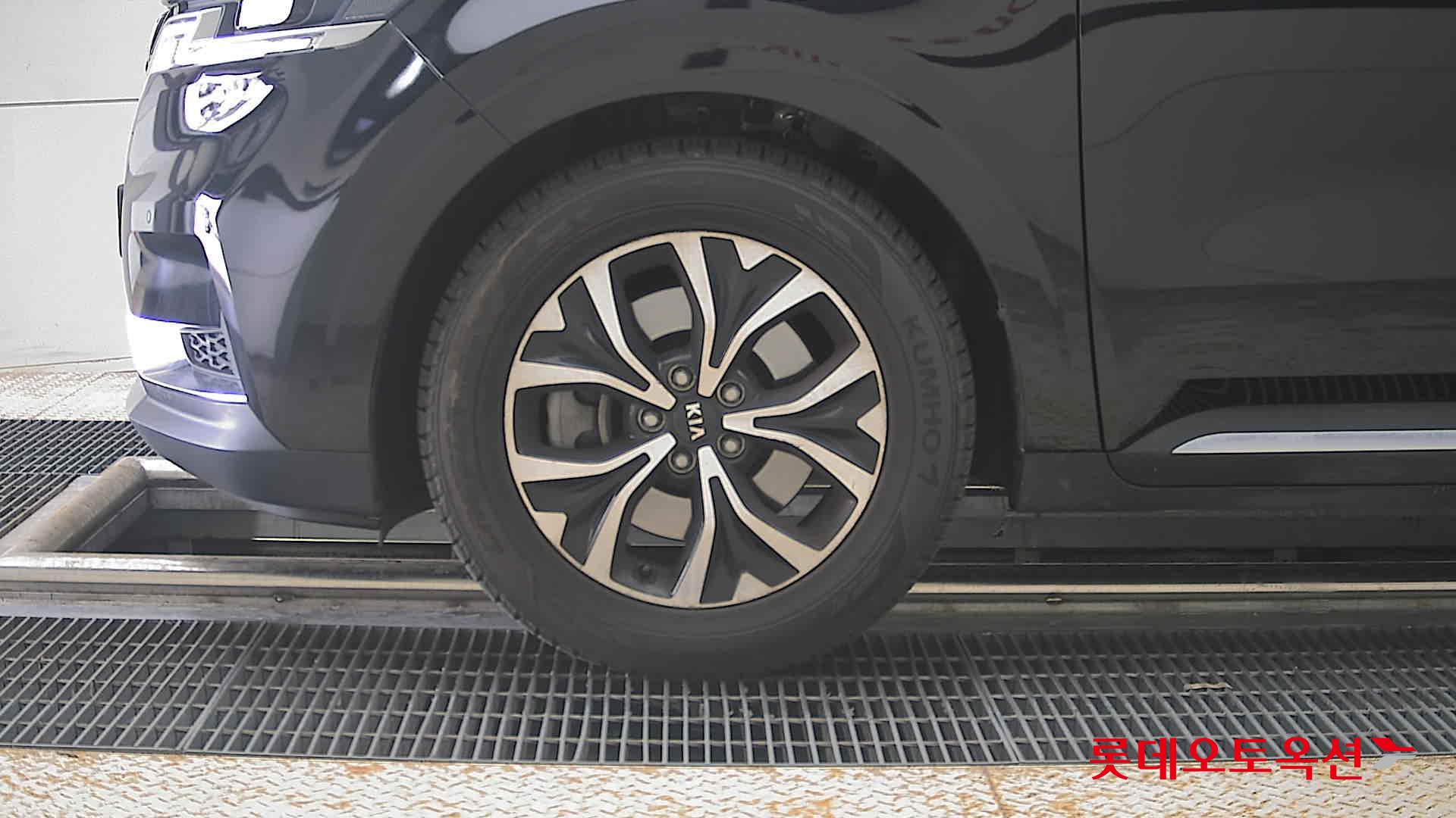 2021 - kia carnival