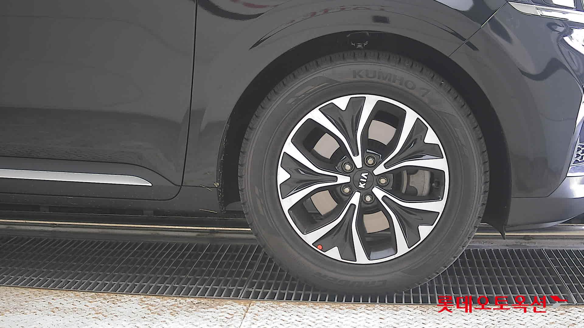 2021 - kia carnival