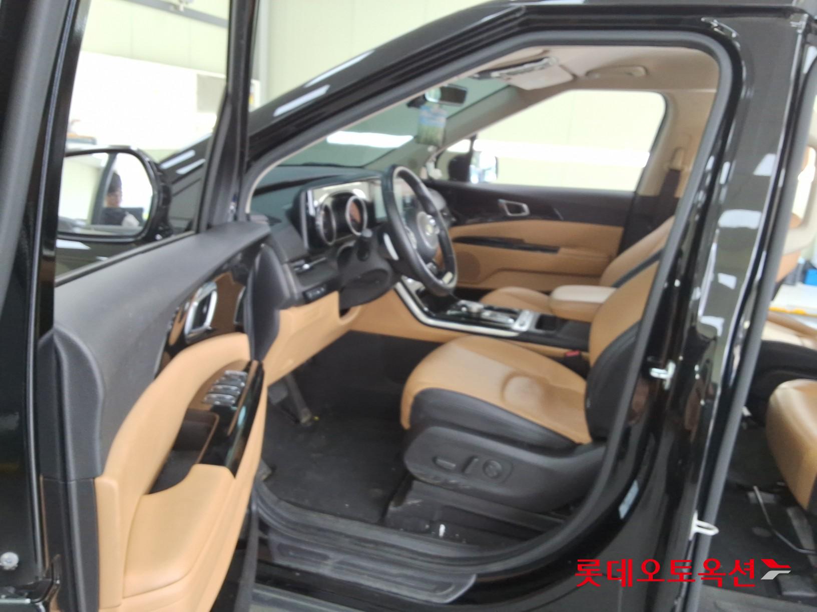 2021 - kia carnival