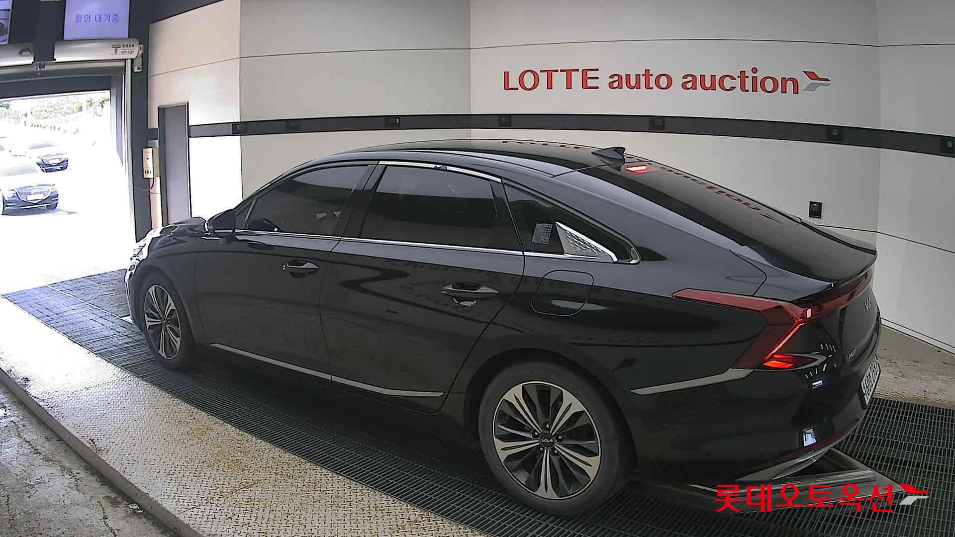 2022 - kia k8