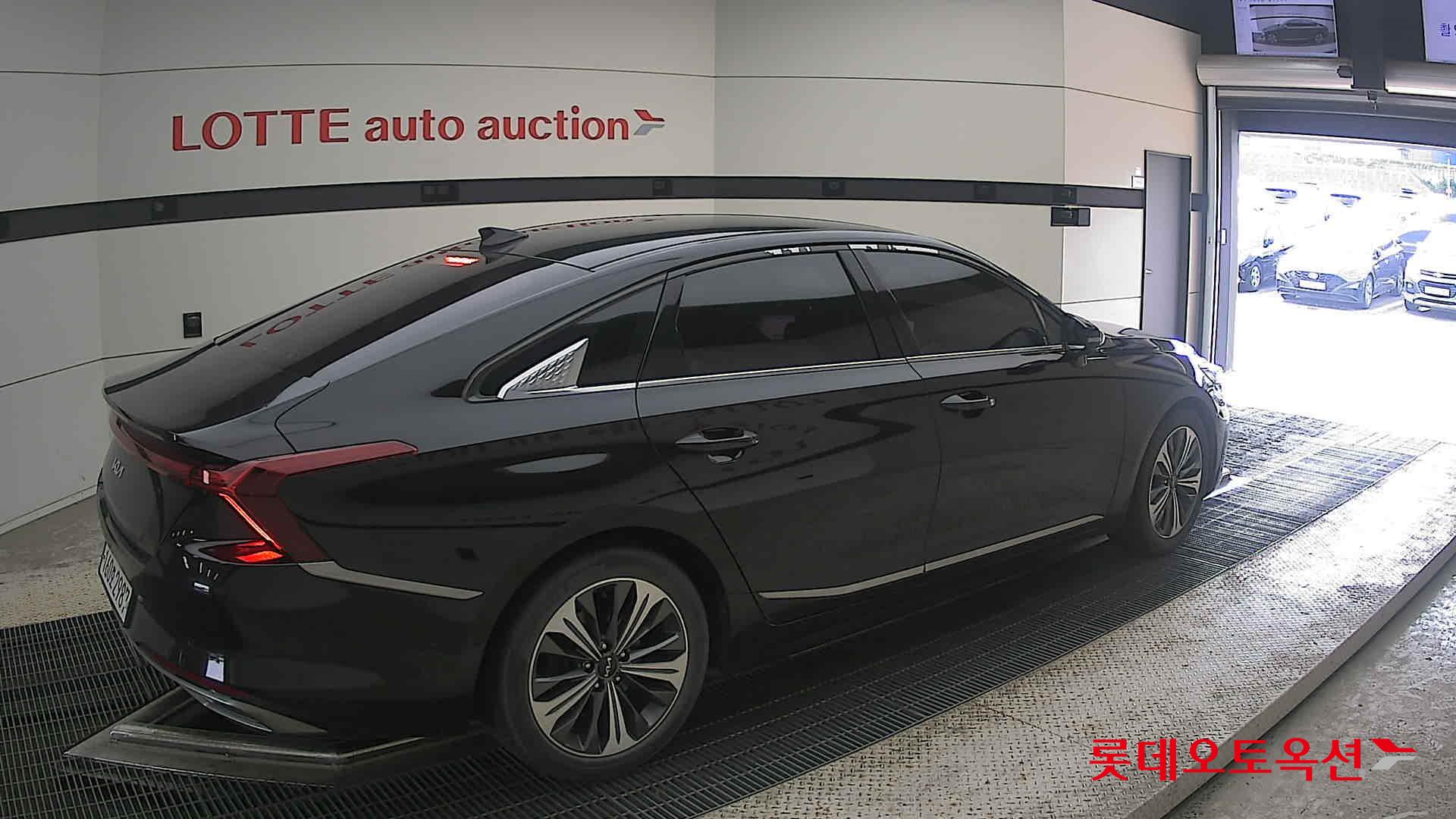 2022 - kia k8