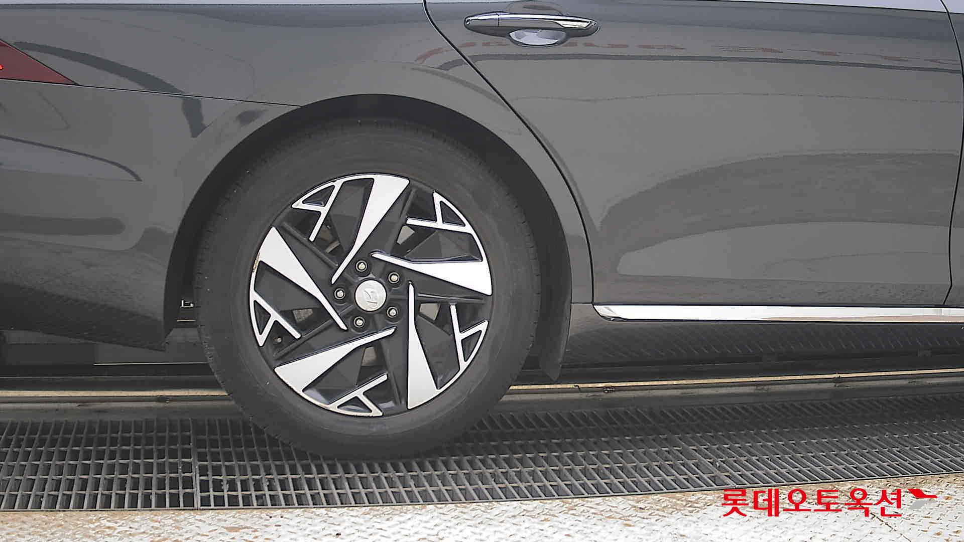 2020 - hyundai grandeur