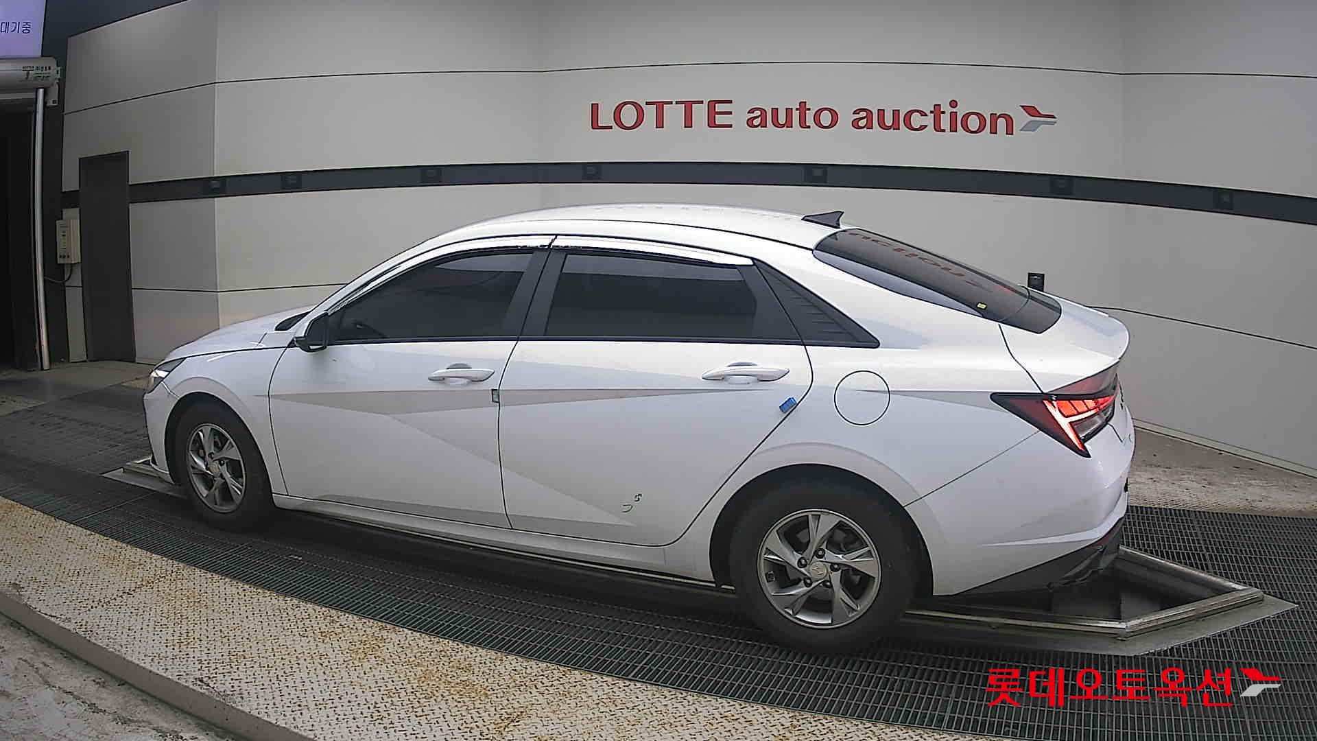 2021 - hyundai avante