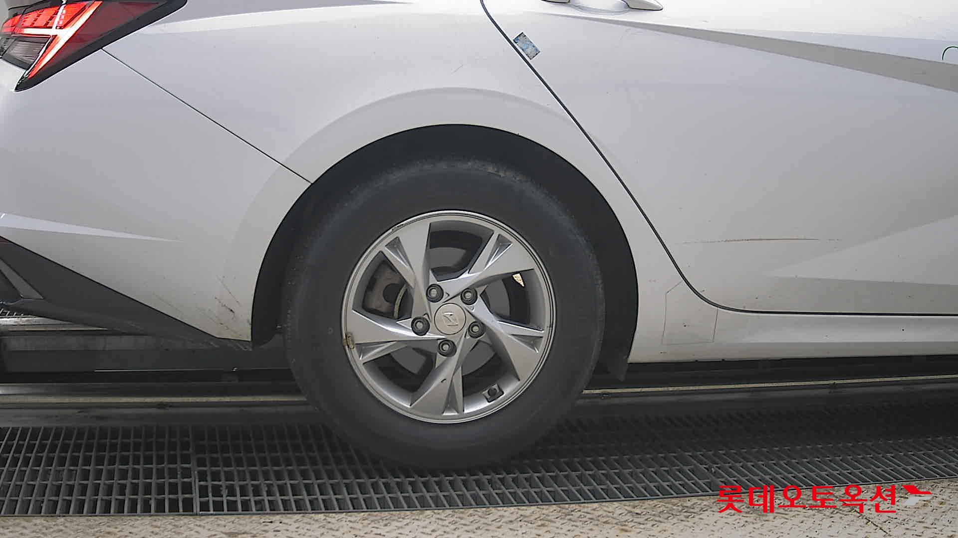 2021 - hyundai avante