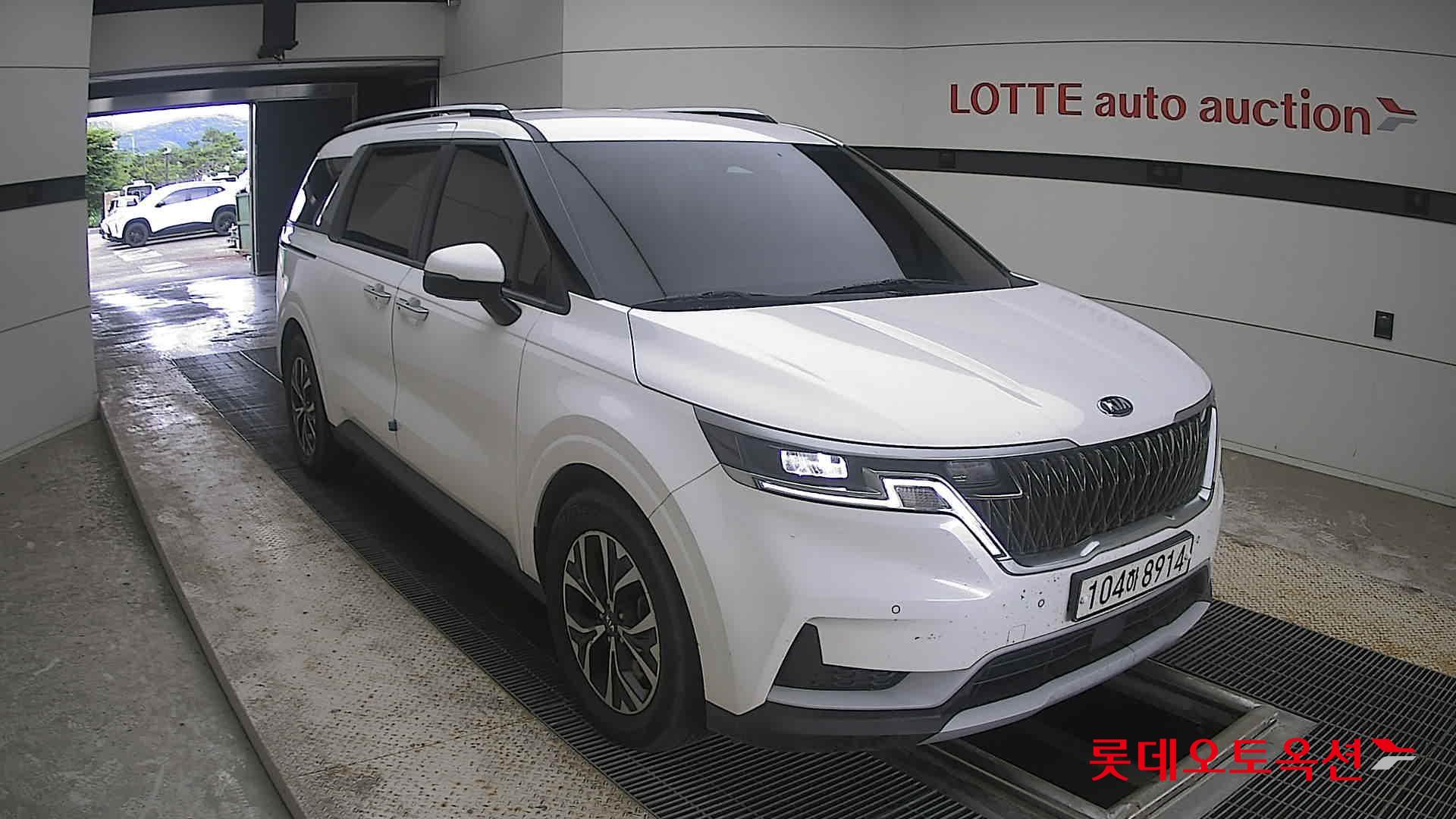 2021 - kia carnival