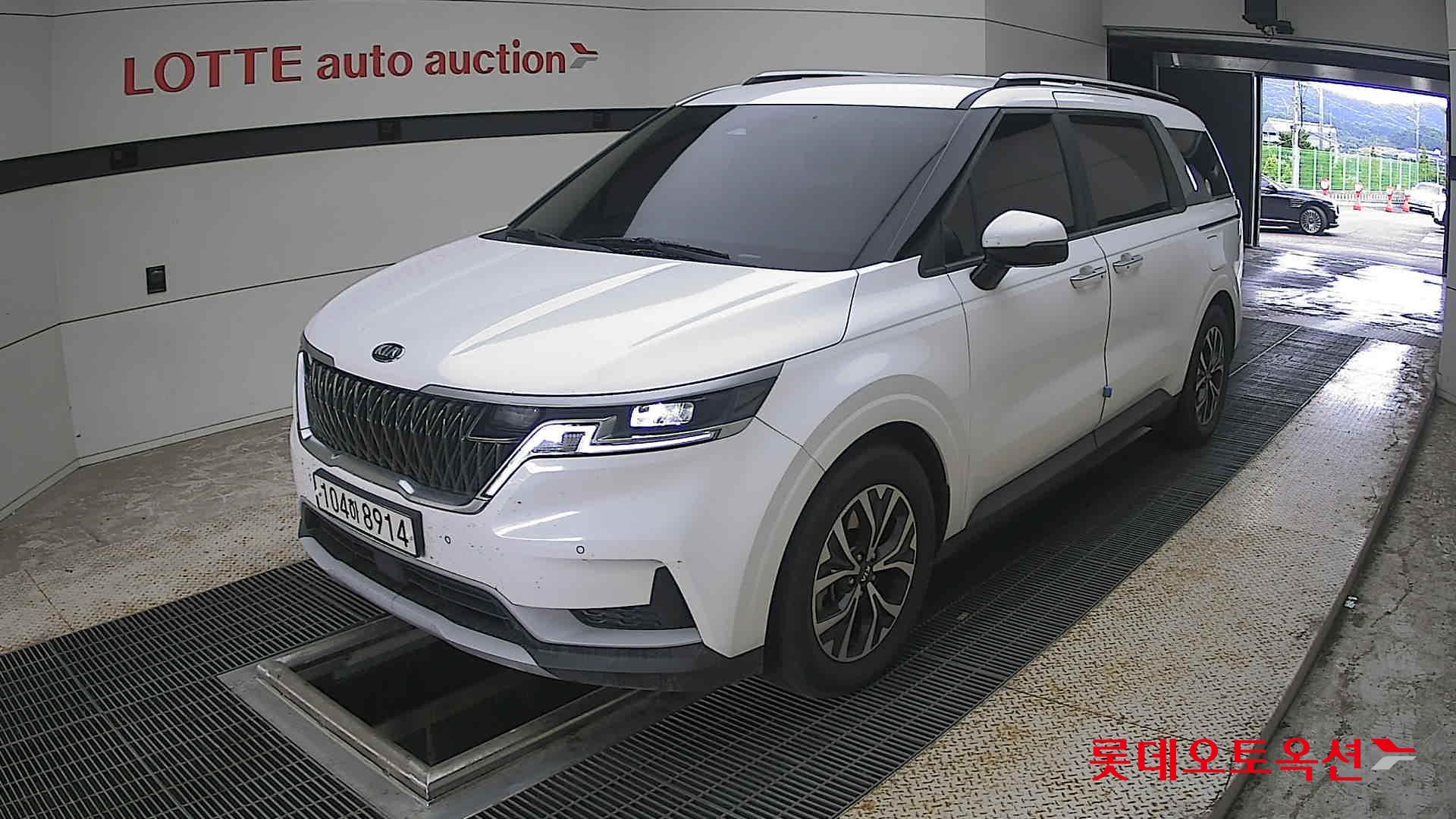 2021 - kia carnival