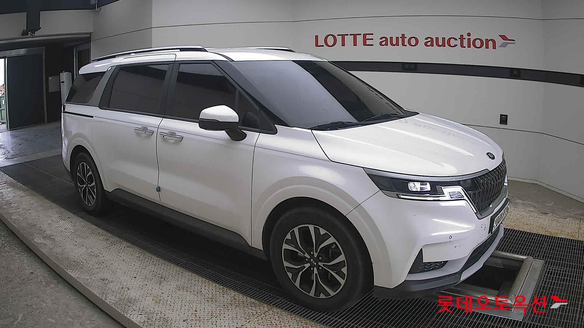 2021 - kia carnival