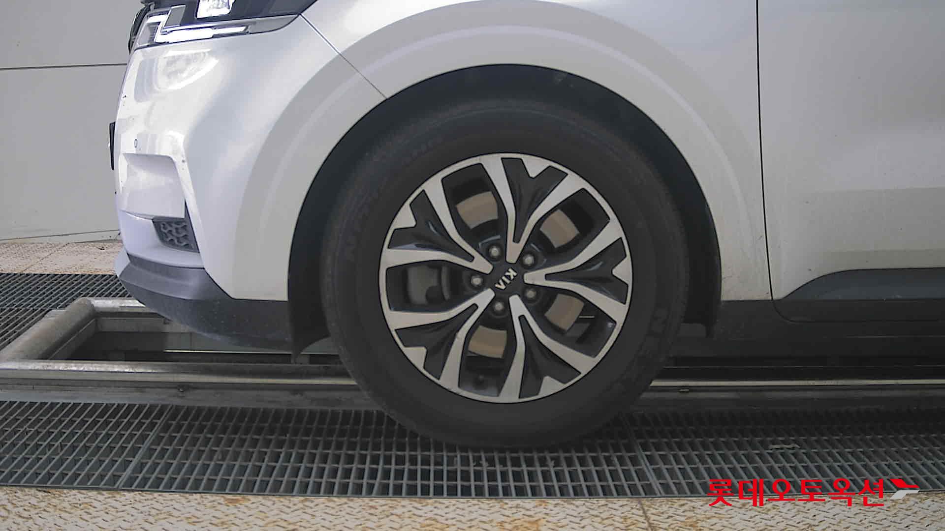 2021 - kia carnival