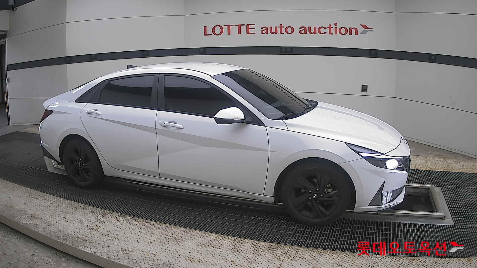 2021 - hyundai avante
