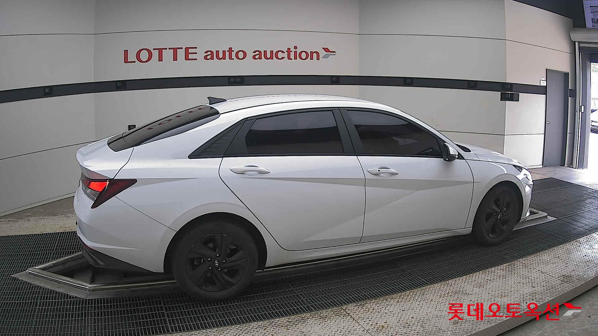 2021 - hyundai avante