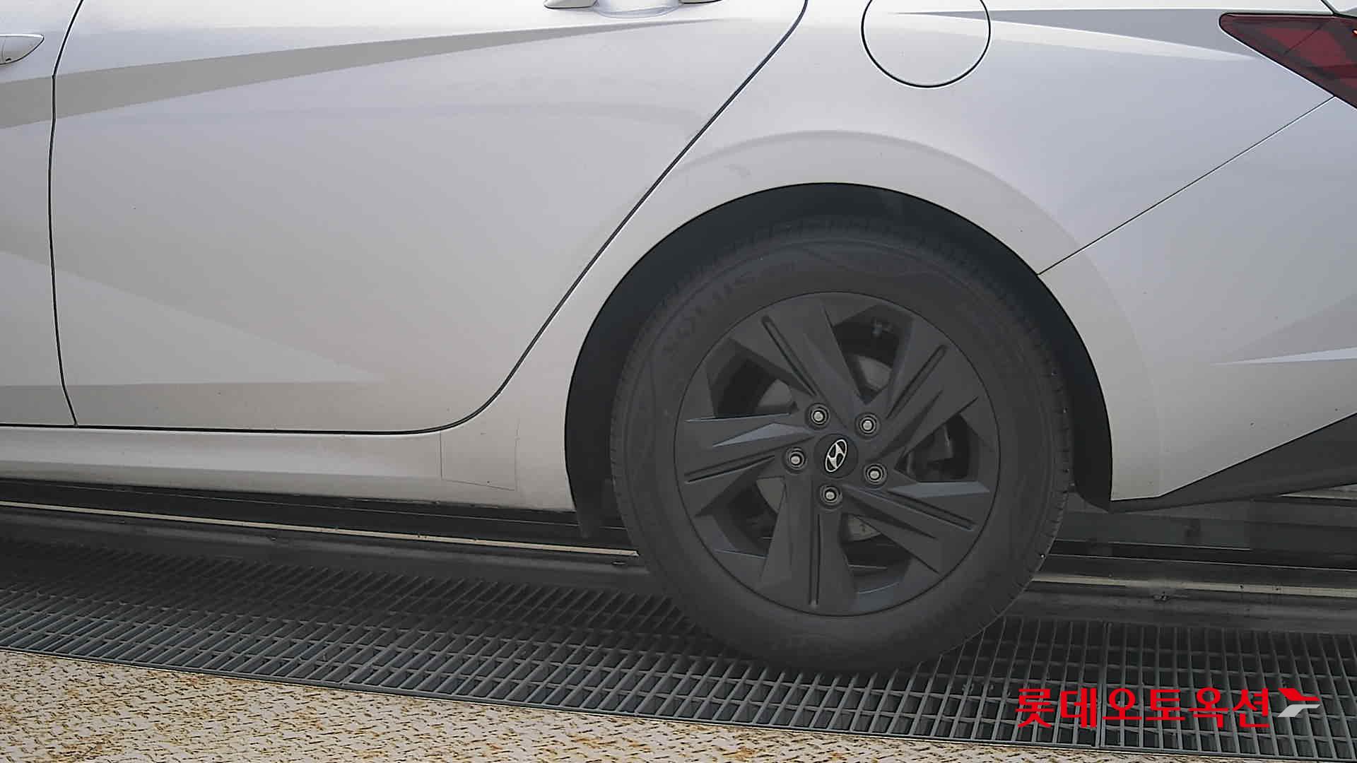 2021 - hyundai avante