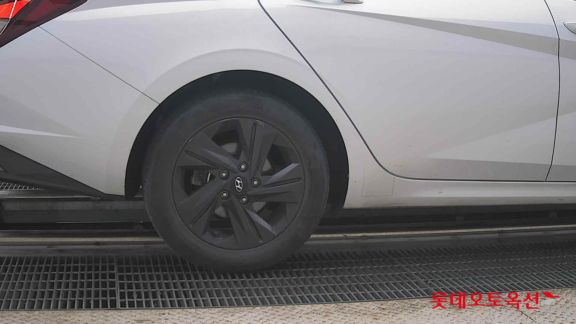 2021 - hyundai avante