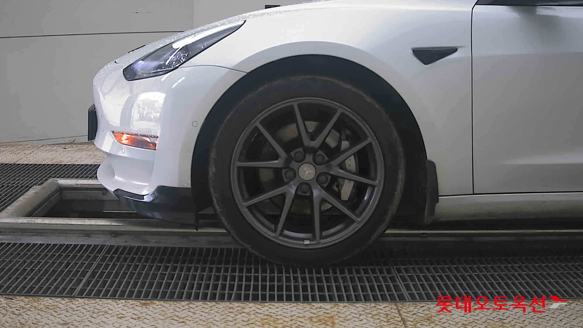 2021 - tesla model 3
