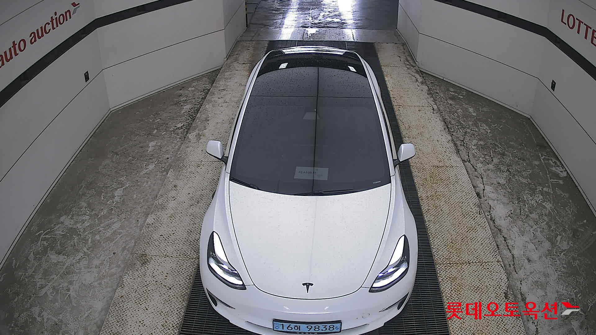 2021 - tesla model 3
