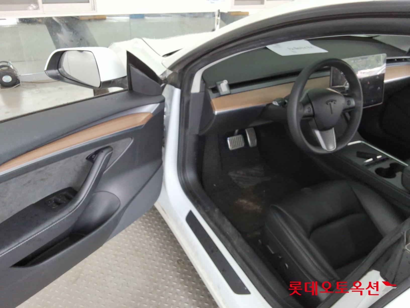 2021 - tesla model 3