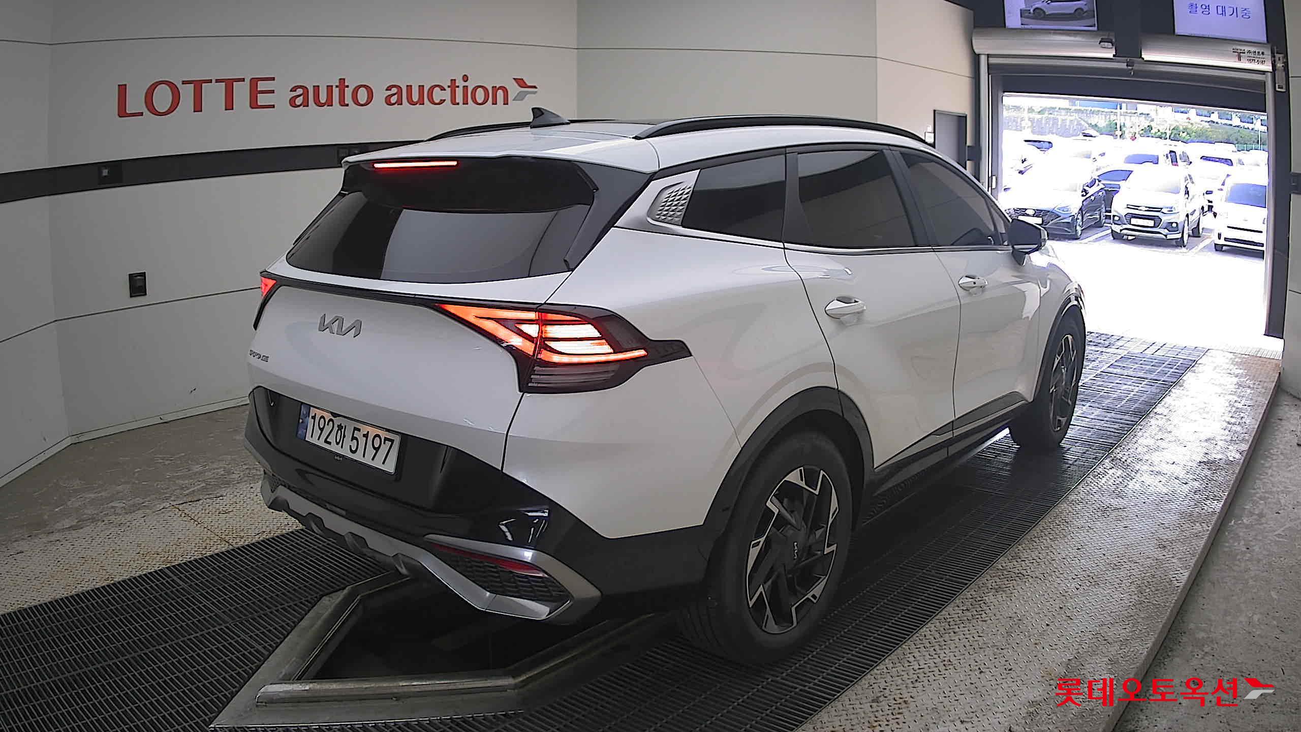 2023 - kia sportage