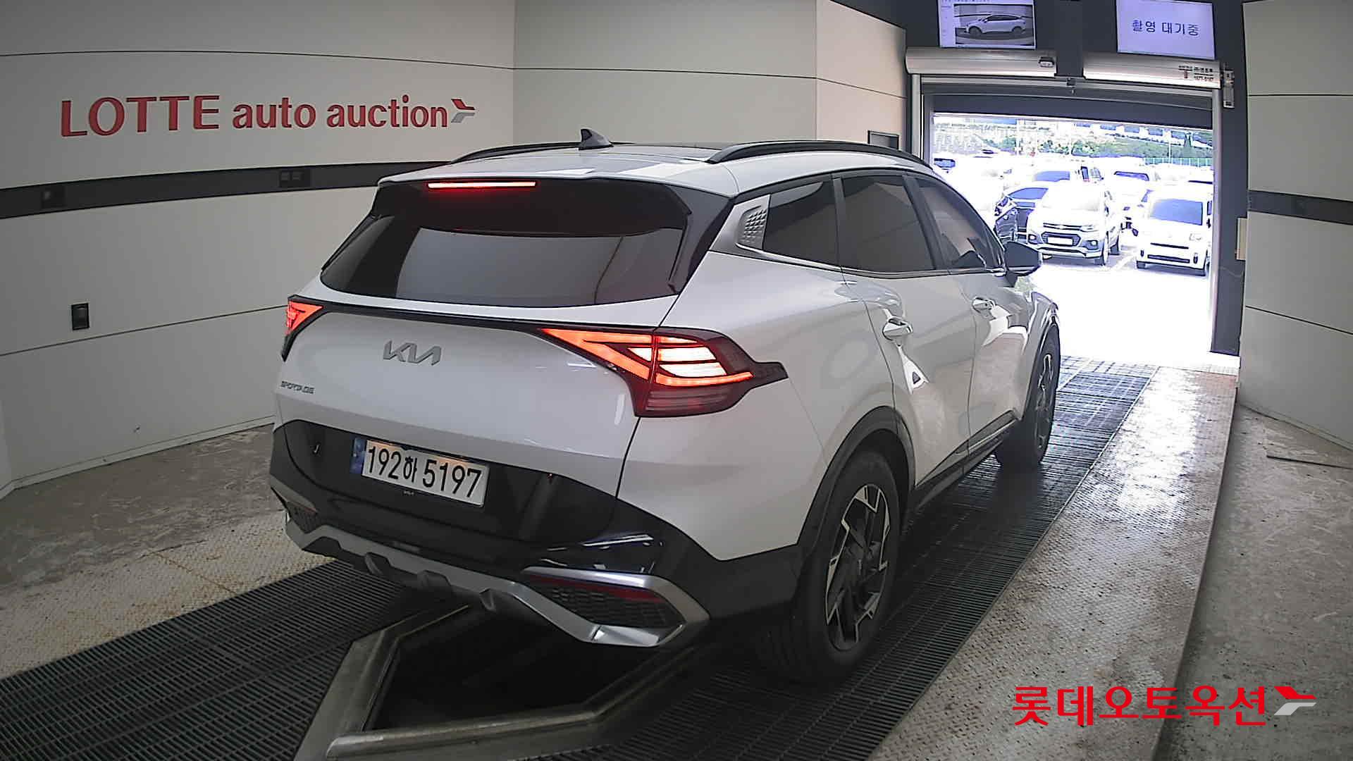 2023 - kia sportage