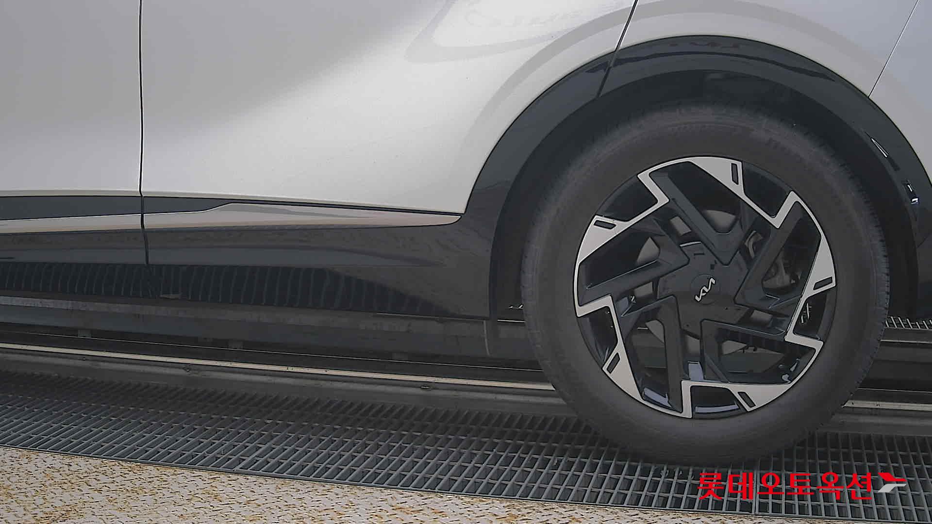 2023 - kia sportage
