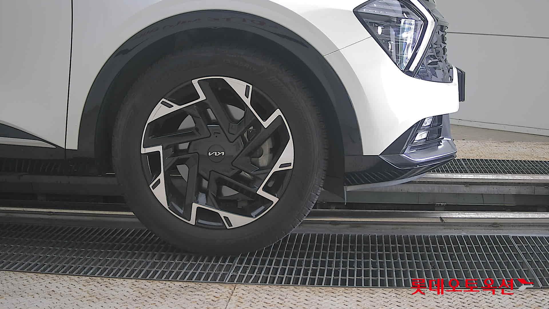 2023 - kia sportage