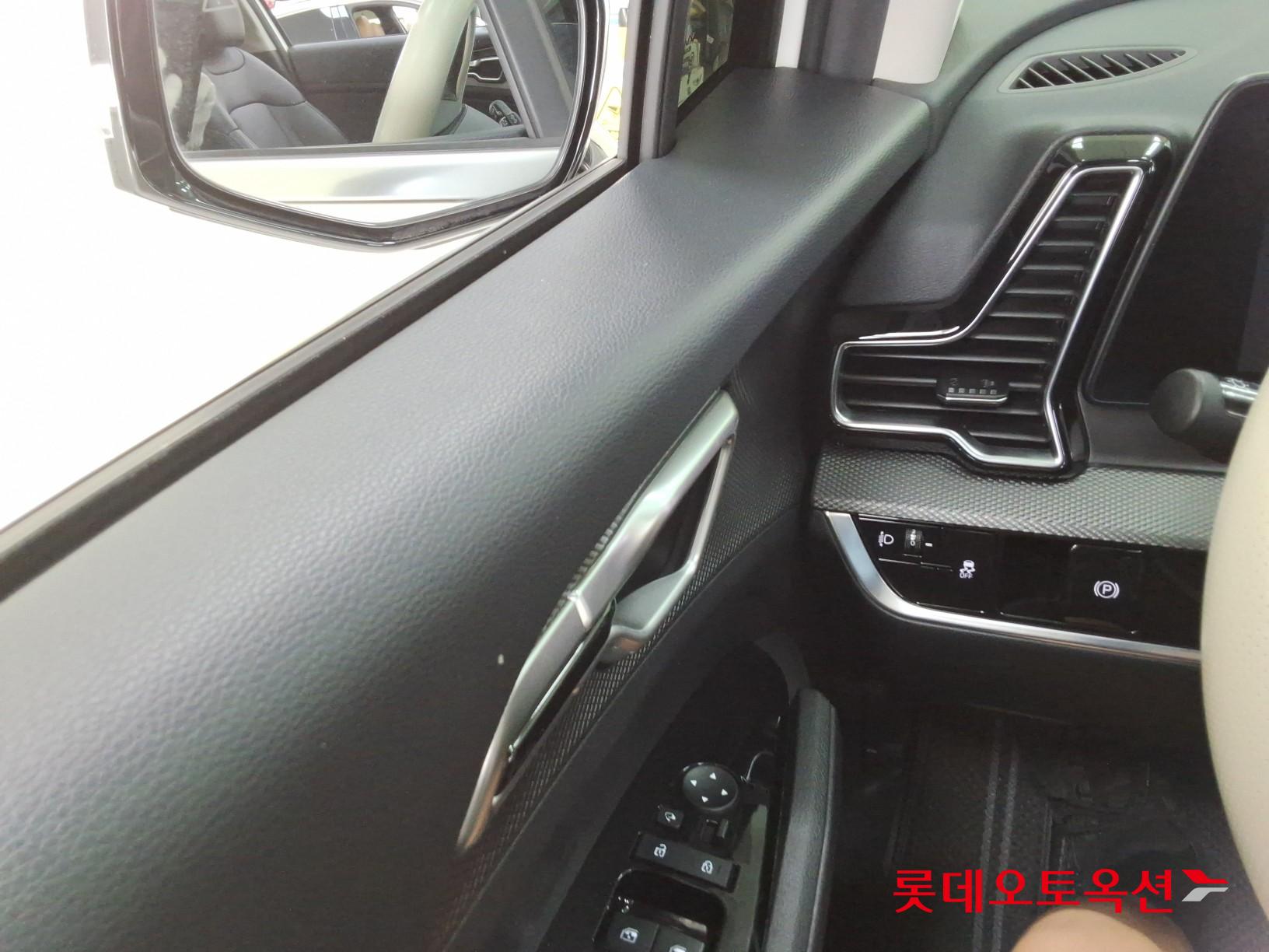 2023 - kia sportage