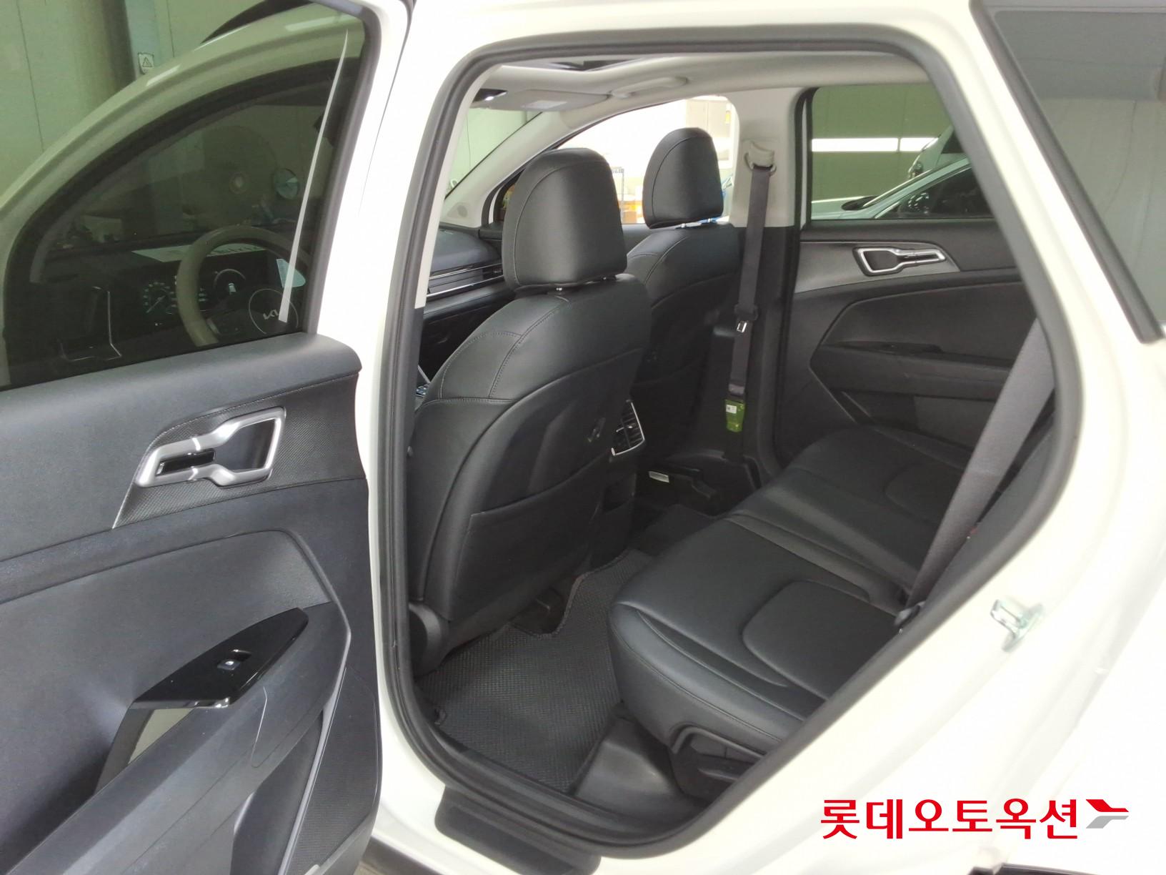 2023 - kia sportage
