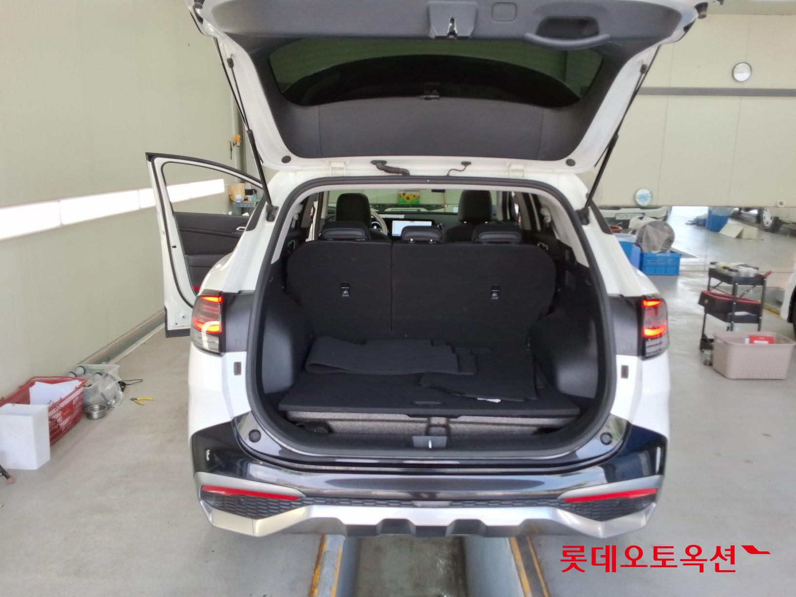 2023 - kia sportage