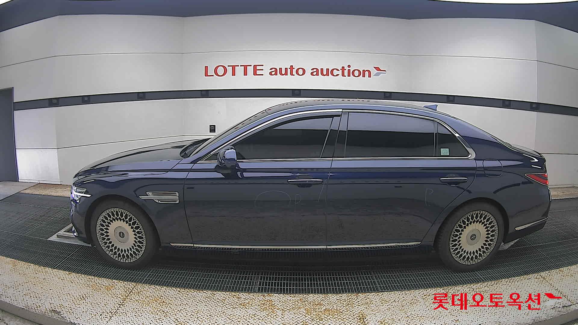 2021 - genesis g90
