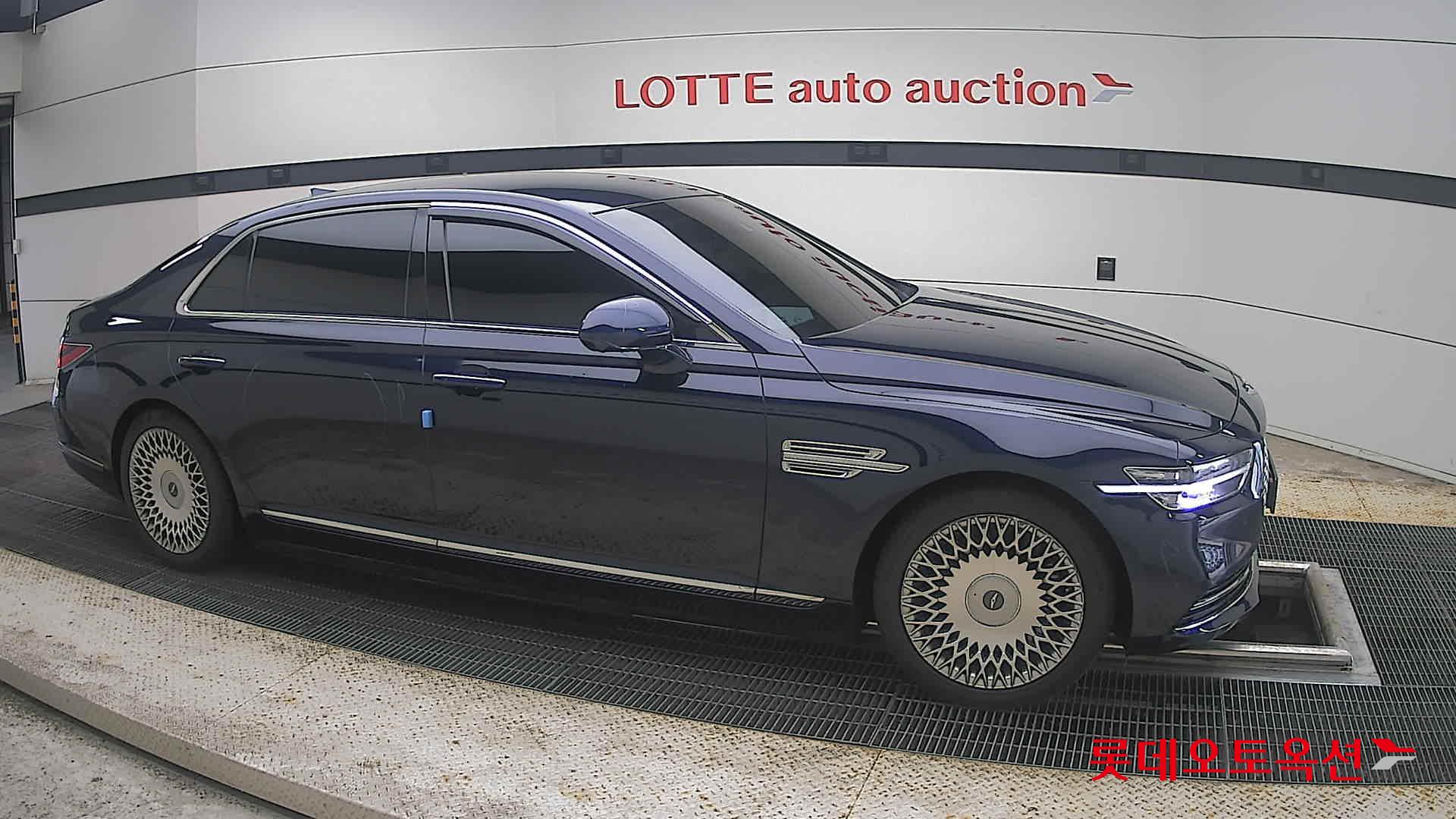 2021 - genesis g90