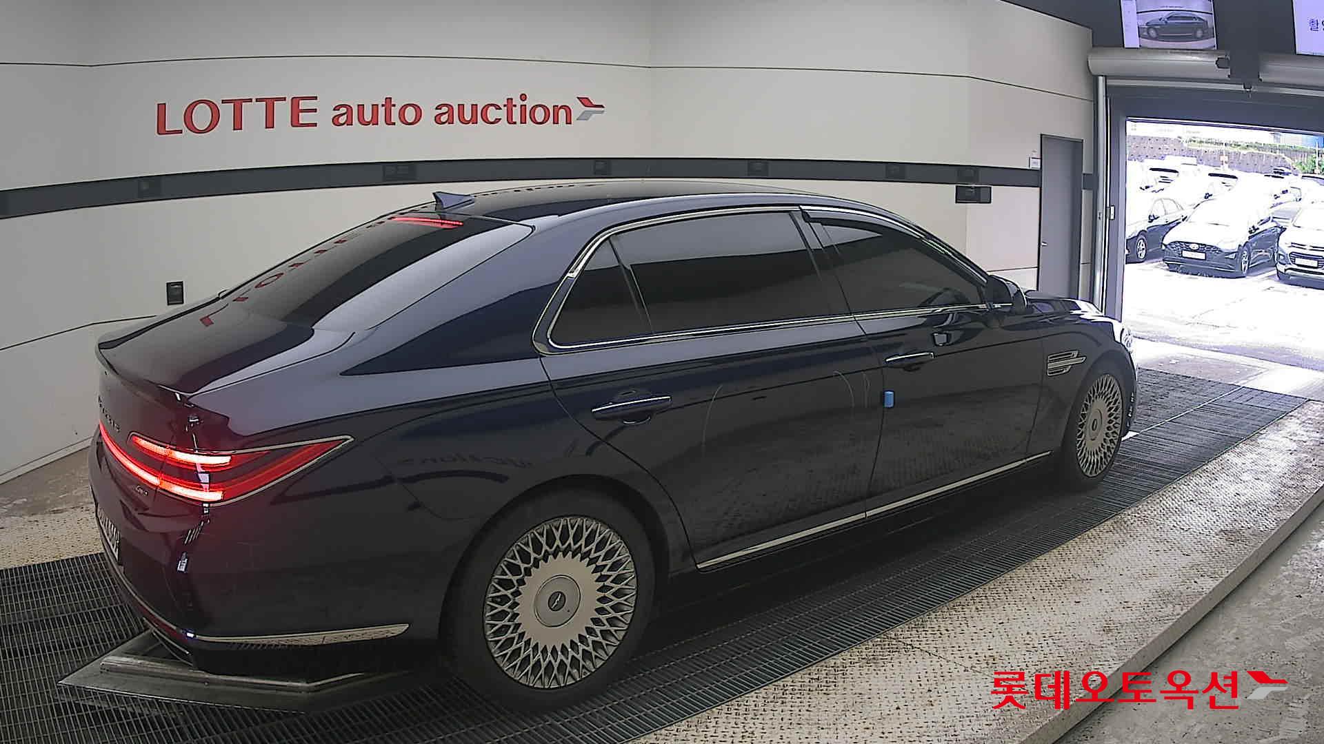 2021 - genesis g90