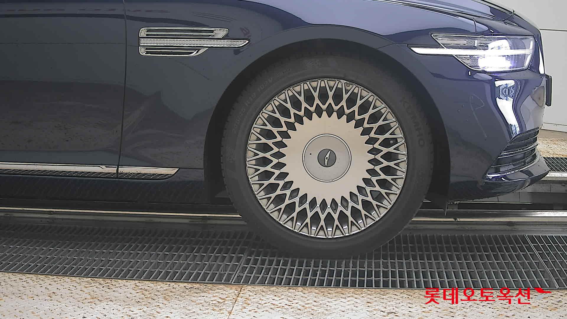 2021 - genesis g90