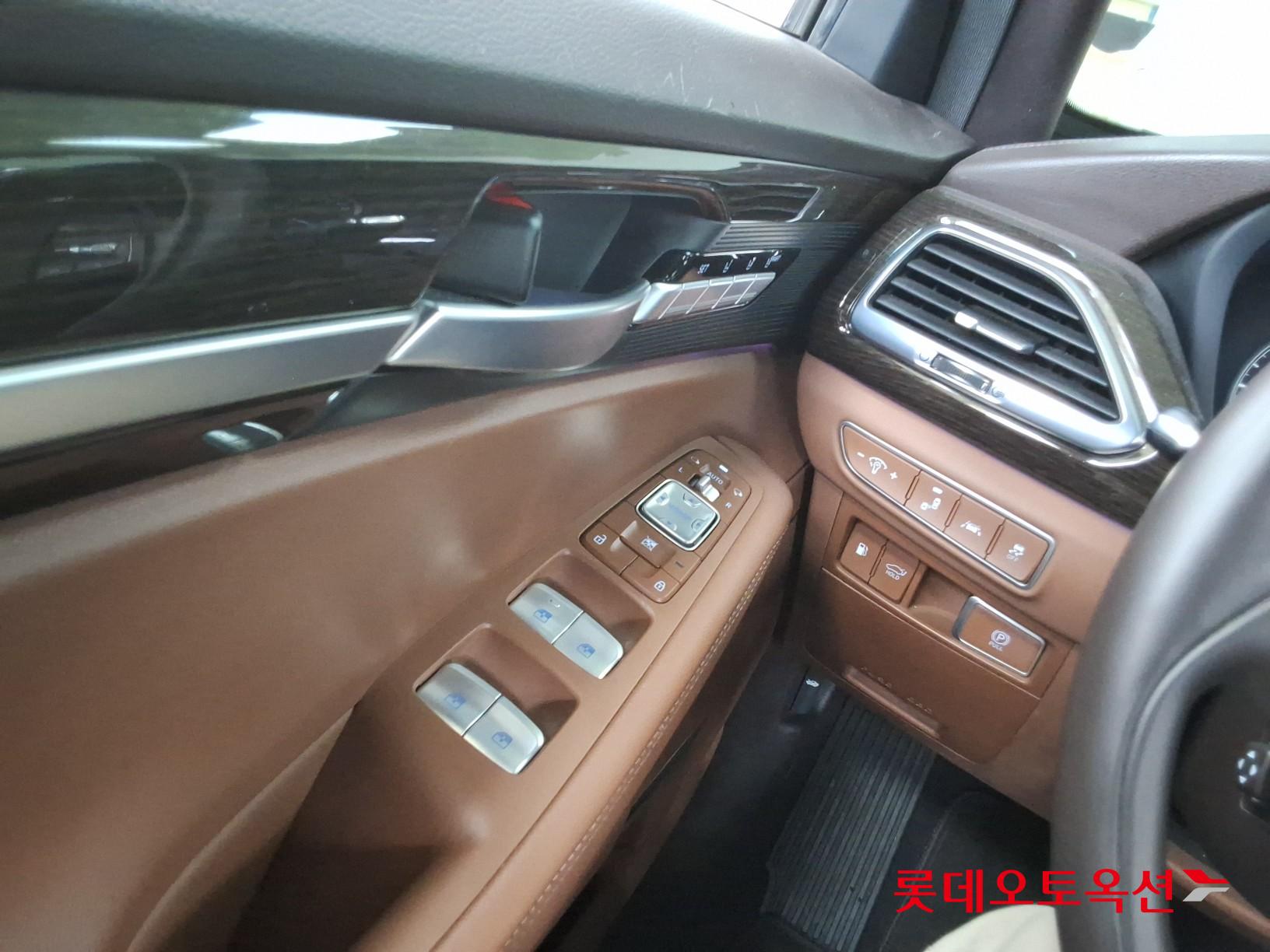 2021 - genesis g90