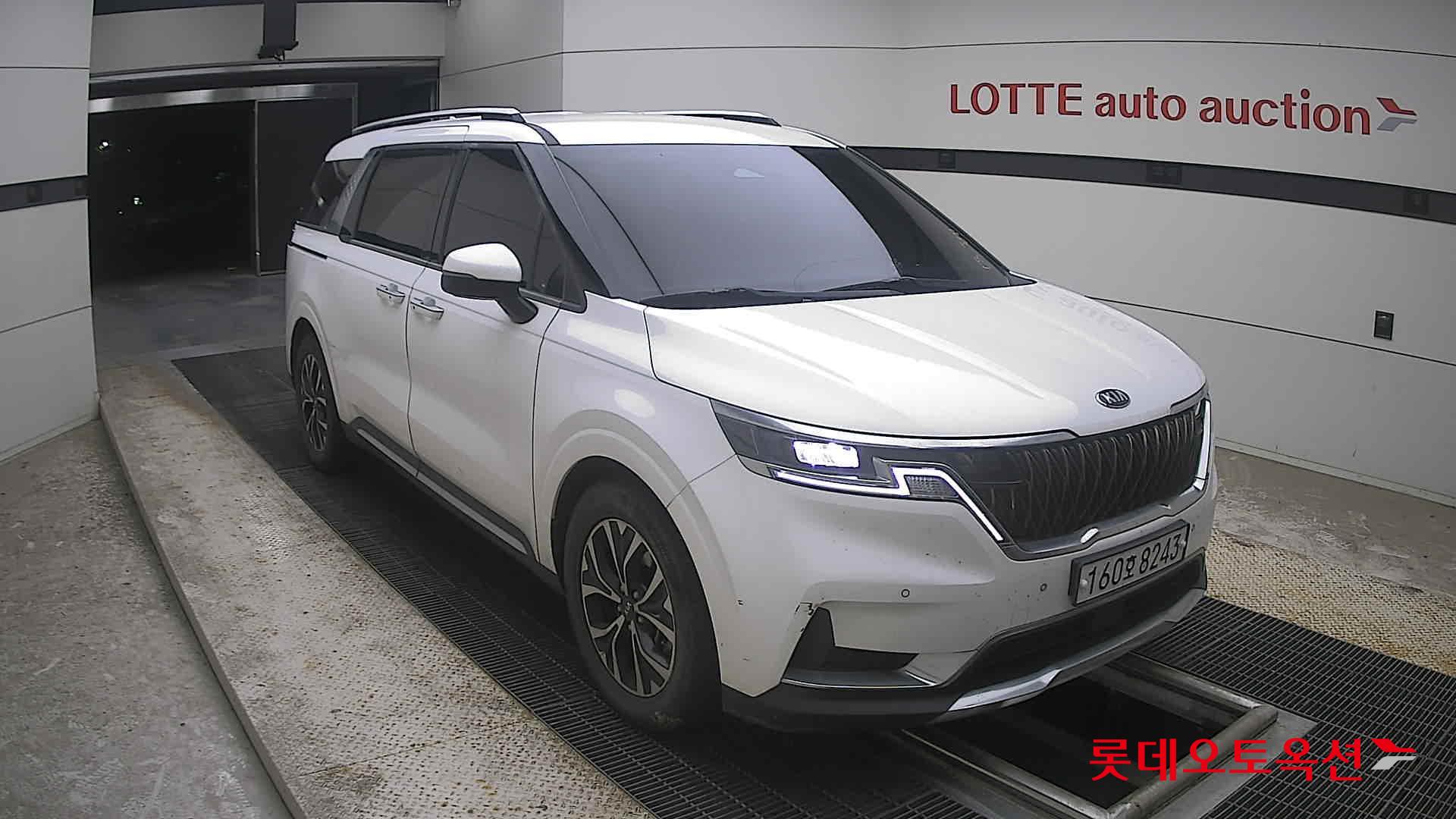 2021 - kia carnival