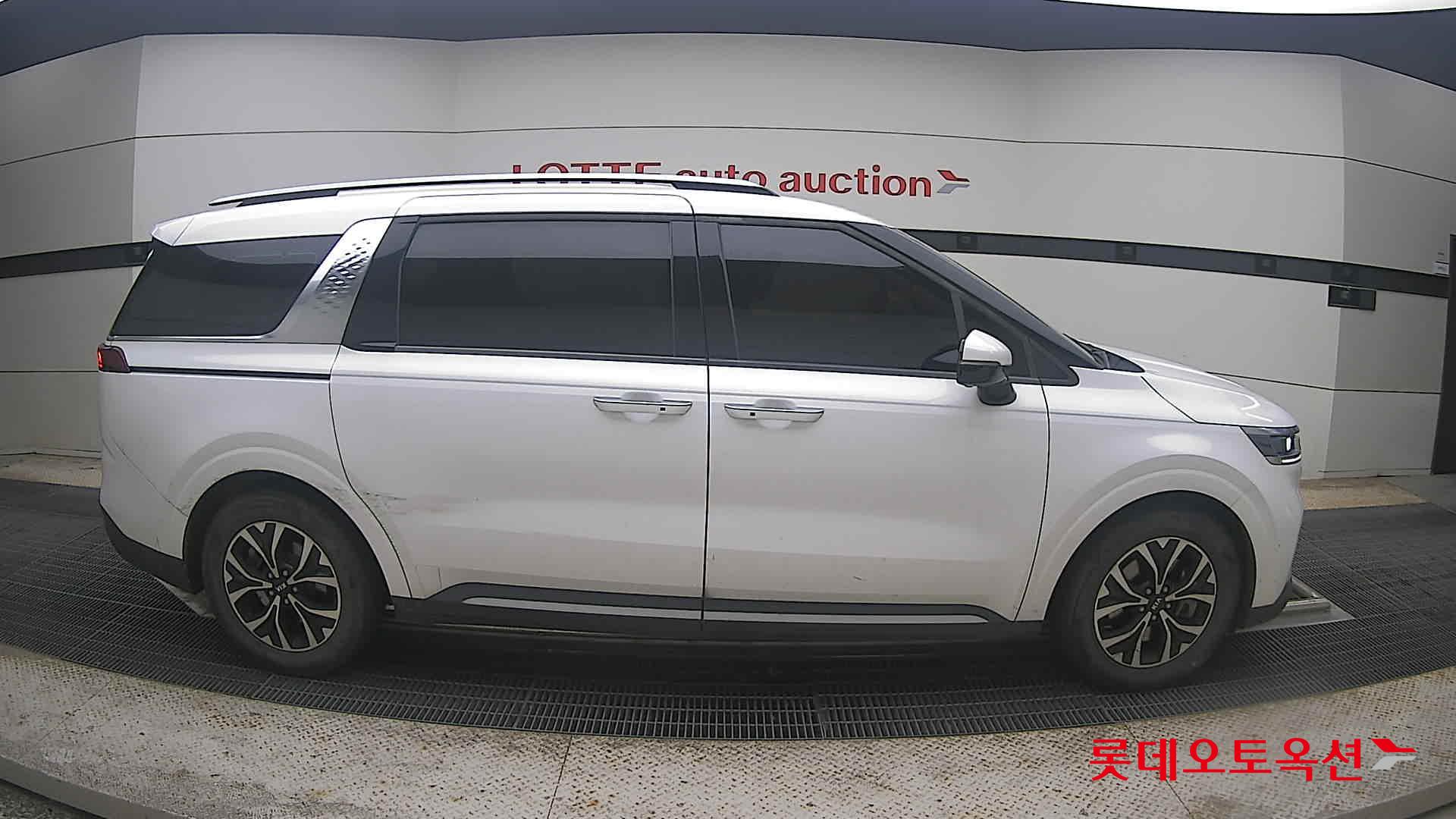 2021 - kia carnival