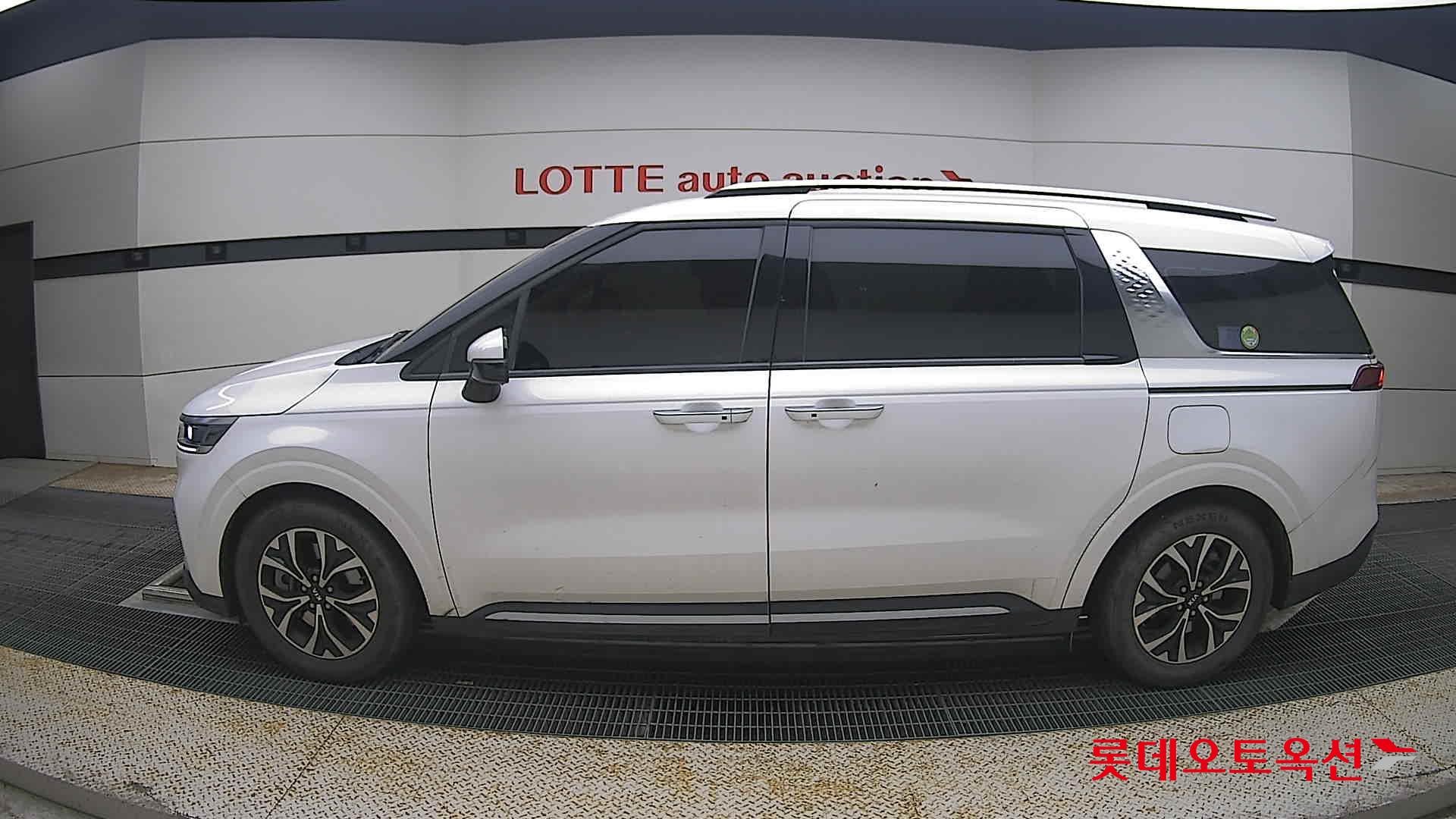 2021 - kia carnival
