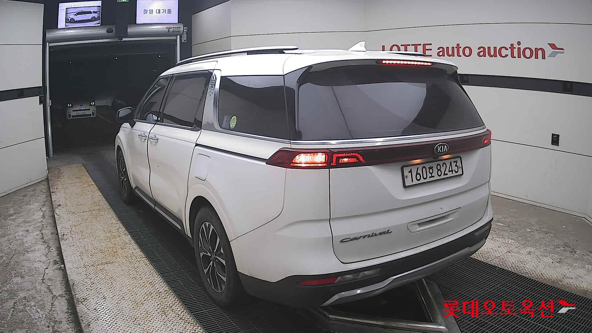 2021 - kia carnival