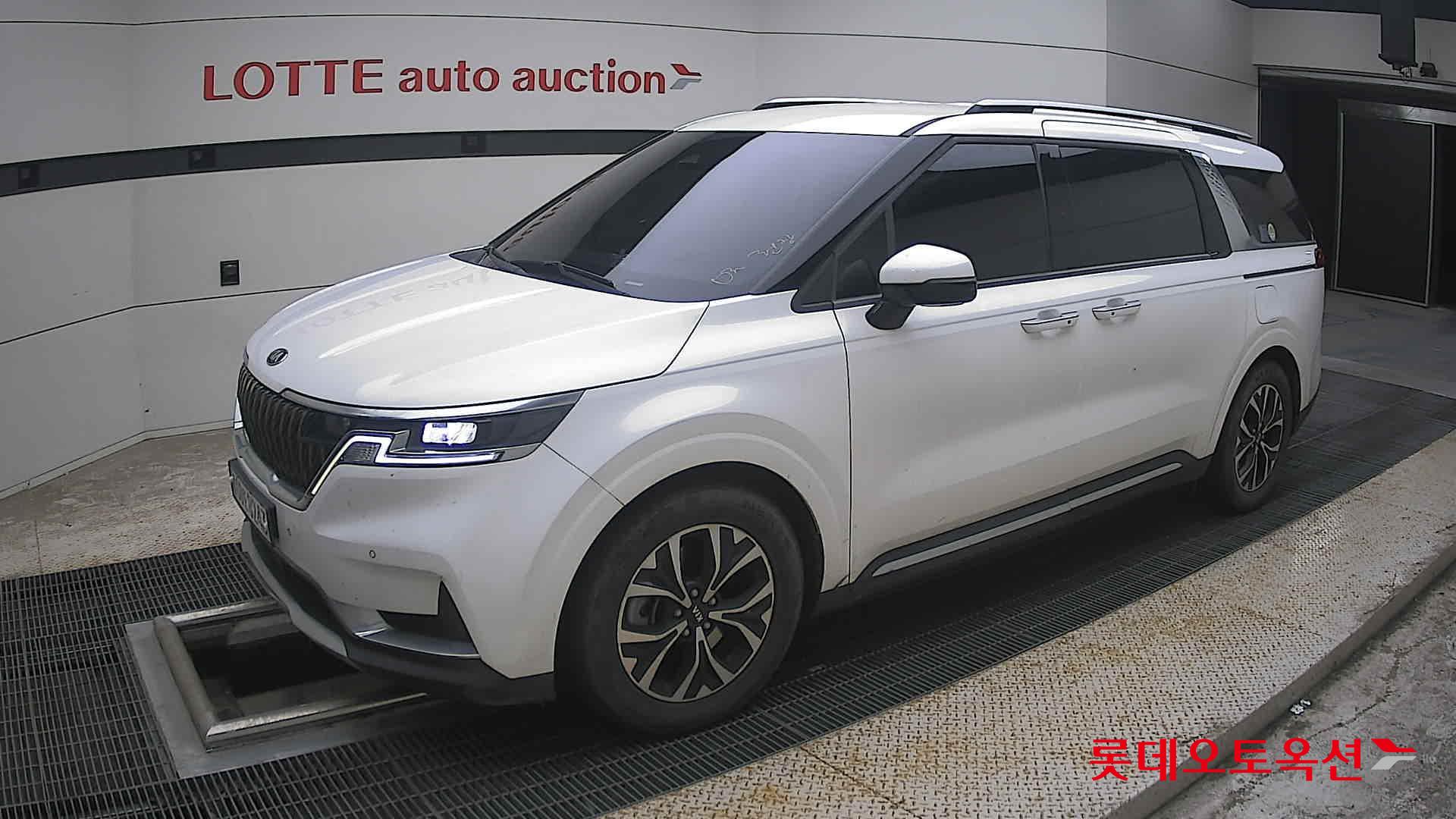 2021 - kia carnival