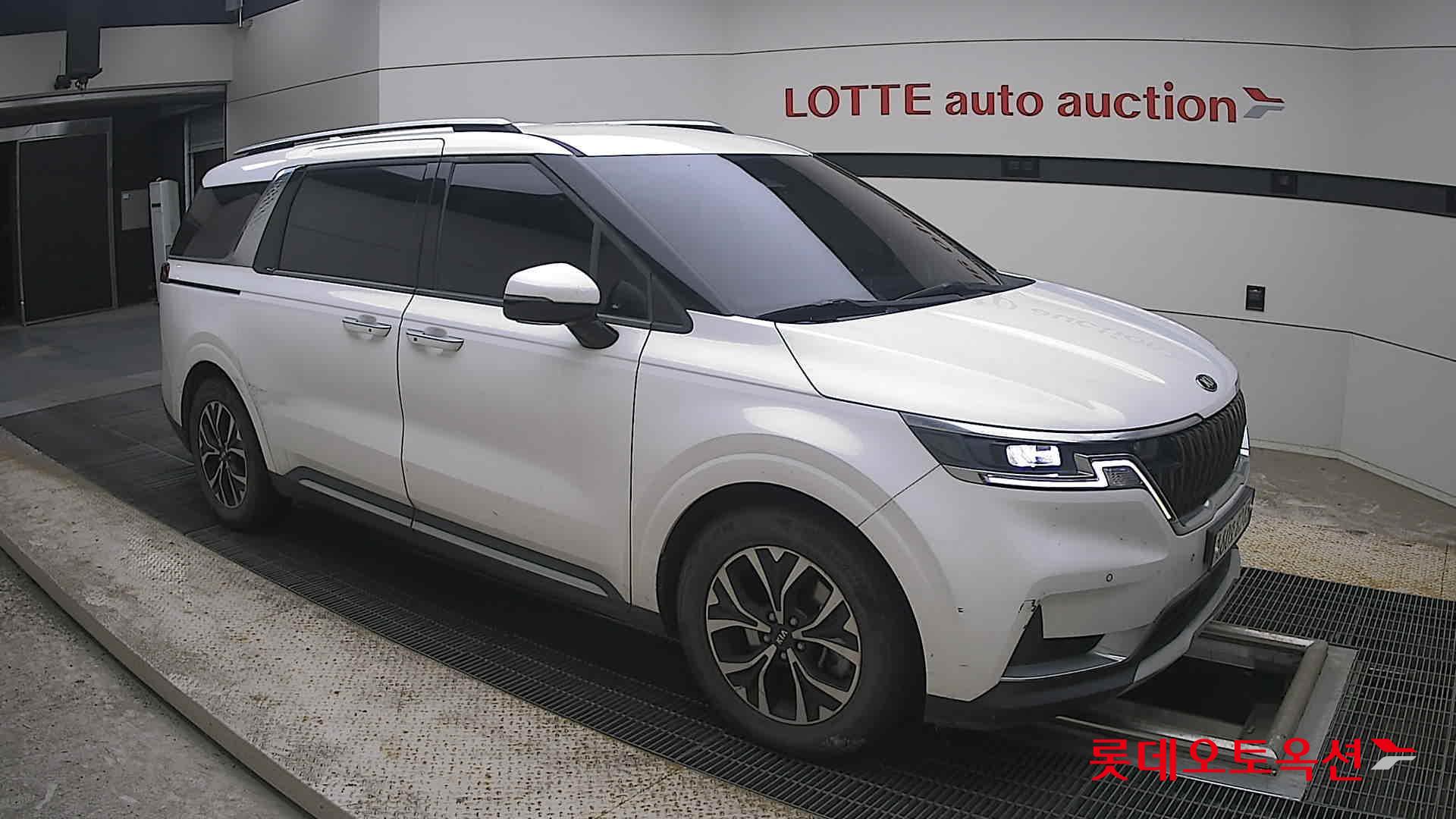 2021 - kia carnival