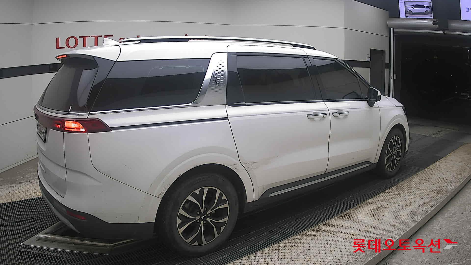 2021 - kia carnival