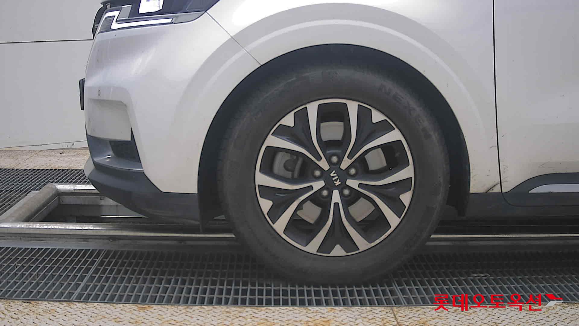 2021 - kia carnival
