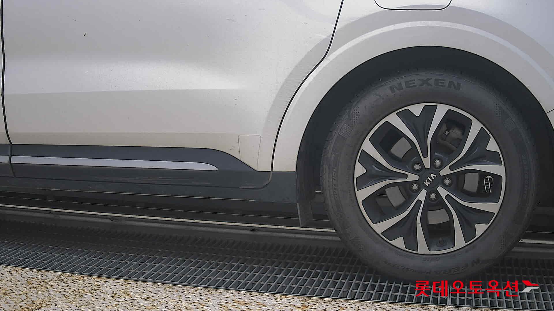 2021 - kia carnival