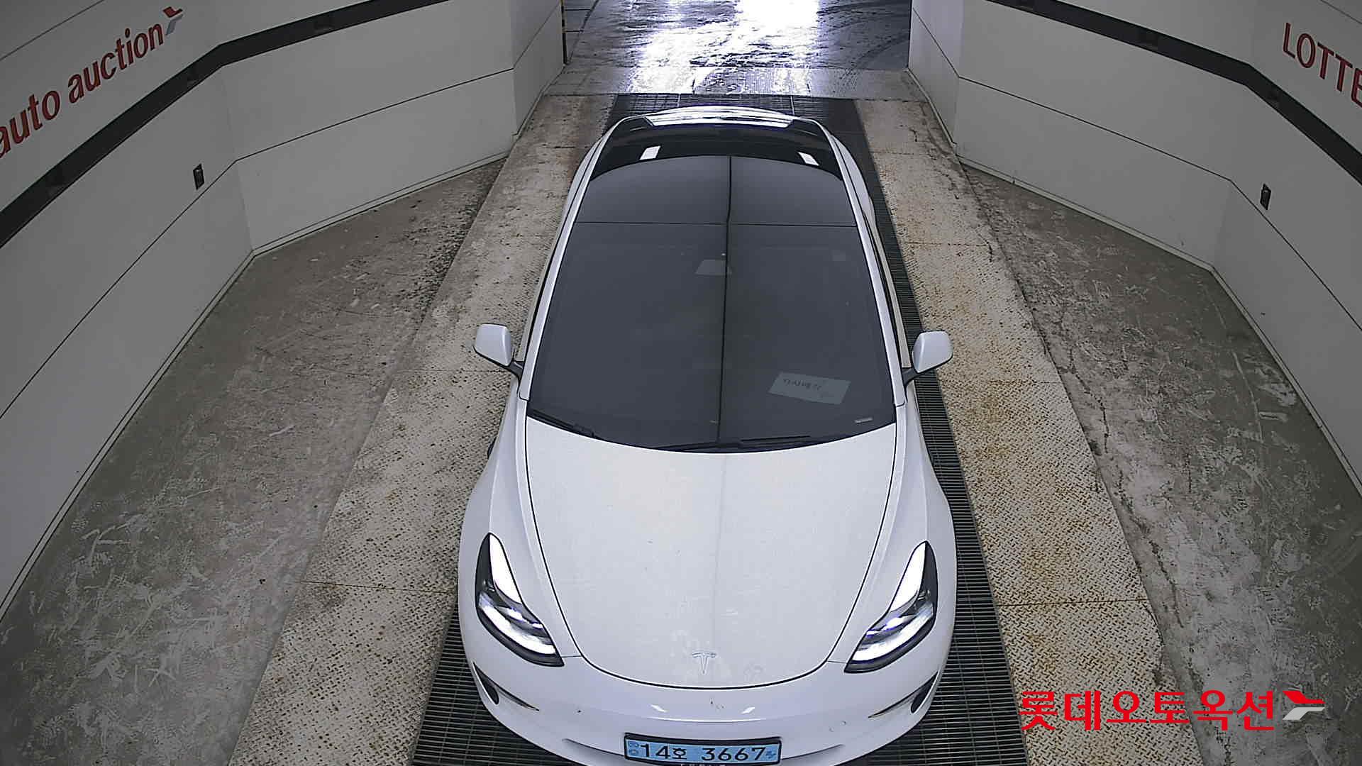 2021 - tesla model 3