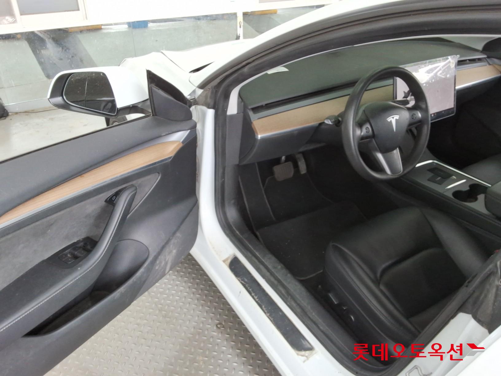 2021 - tesla model 3