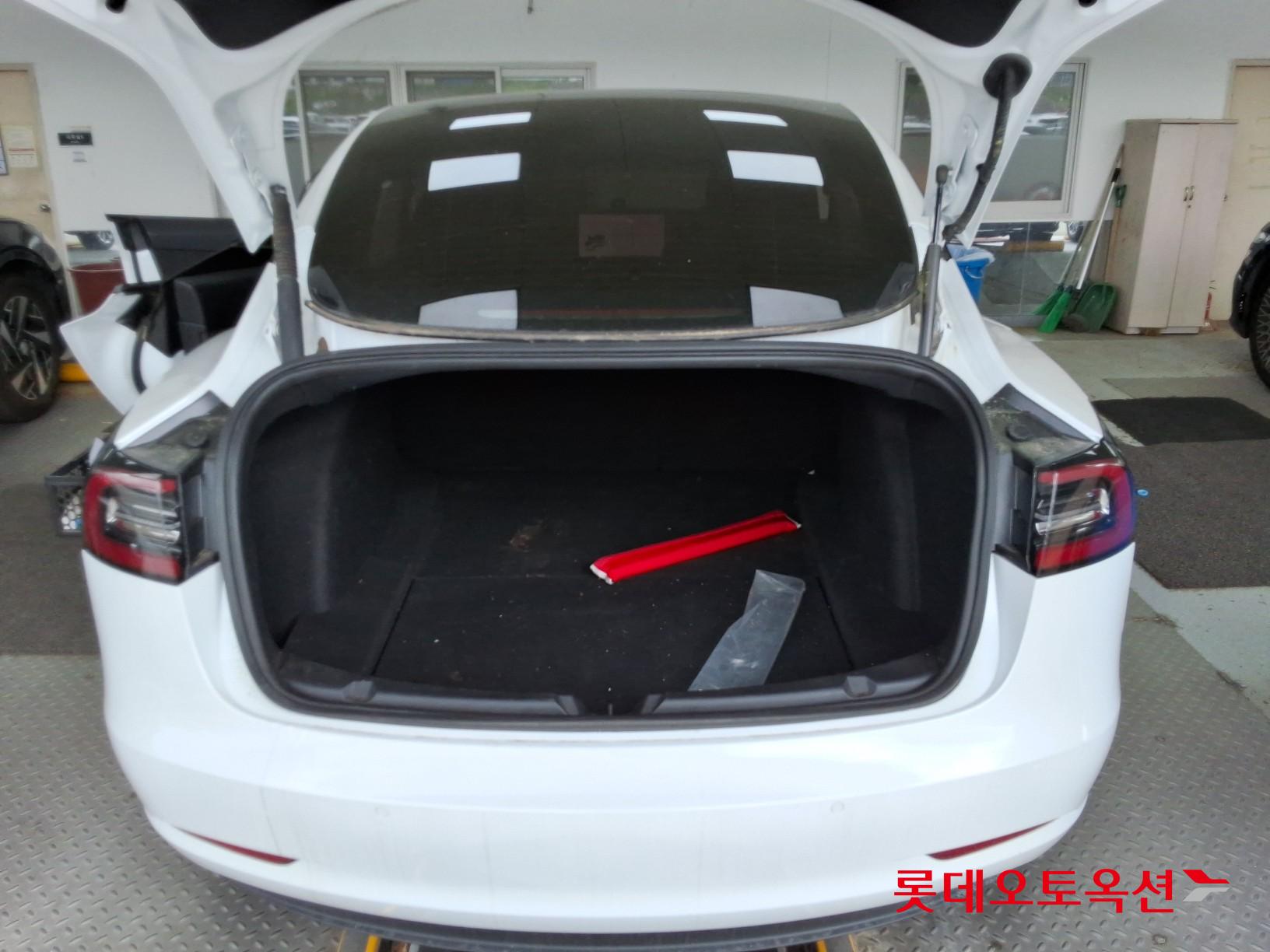 2021 - tesla model 3