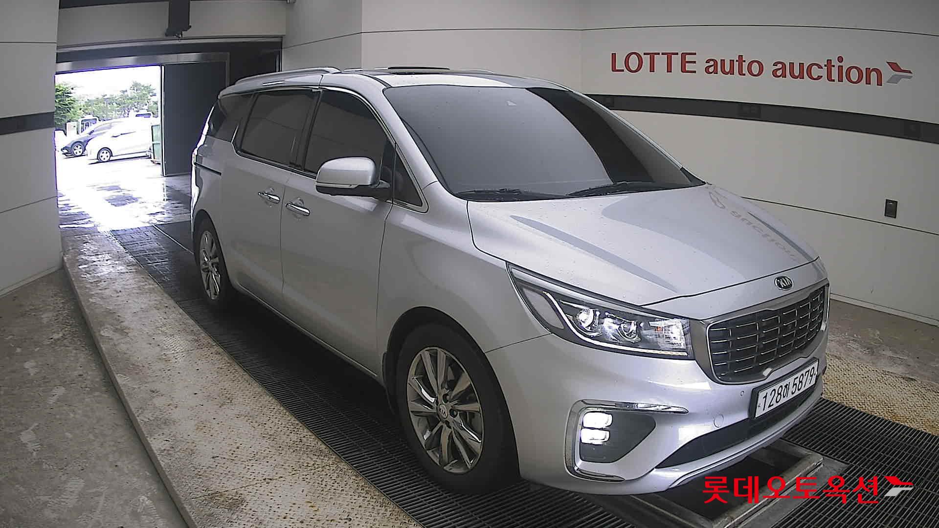 2020 - kia carnival