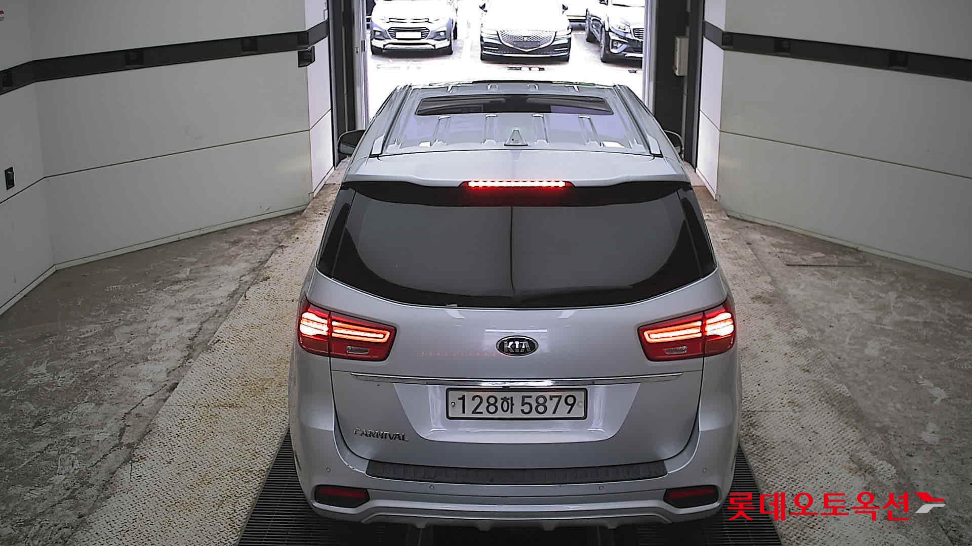 2020 - kia carnival
