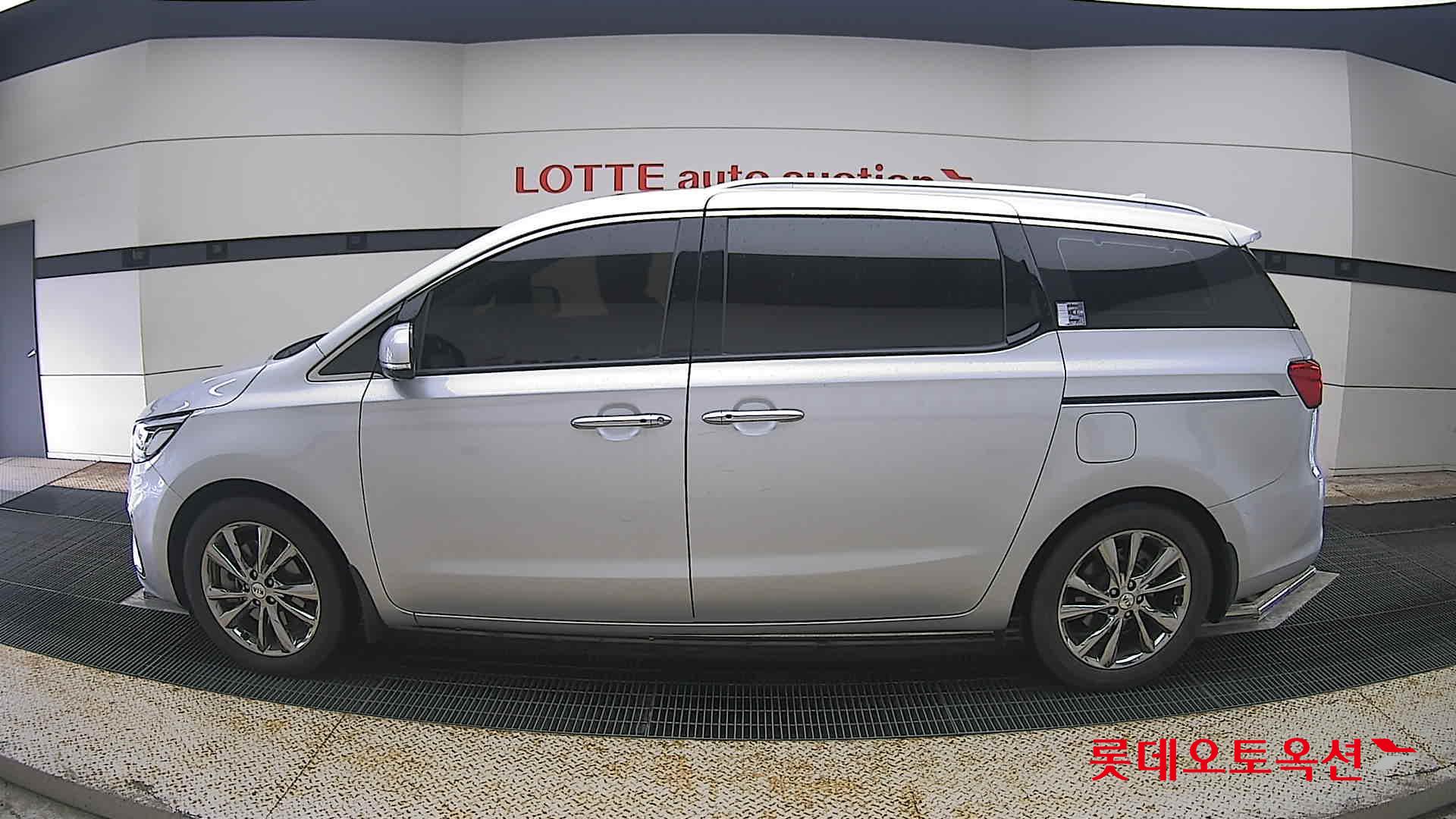 2020 - kia carnival