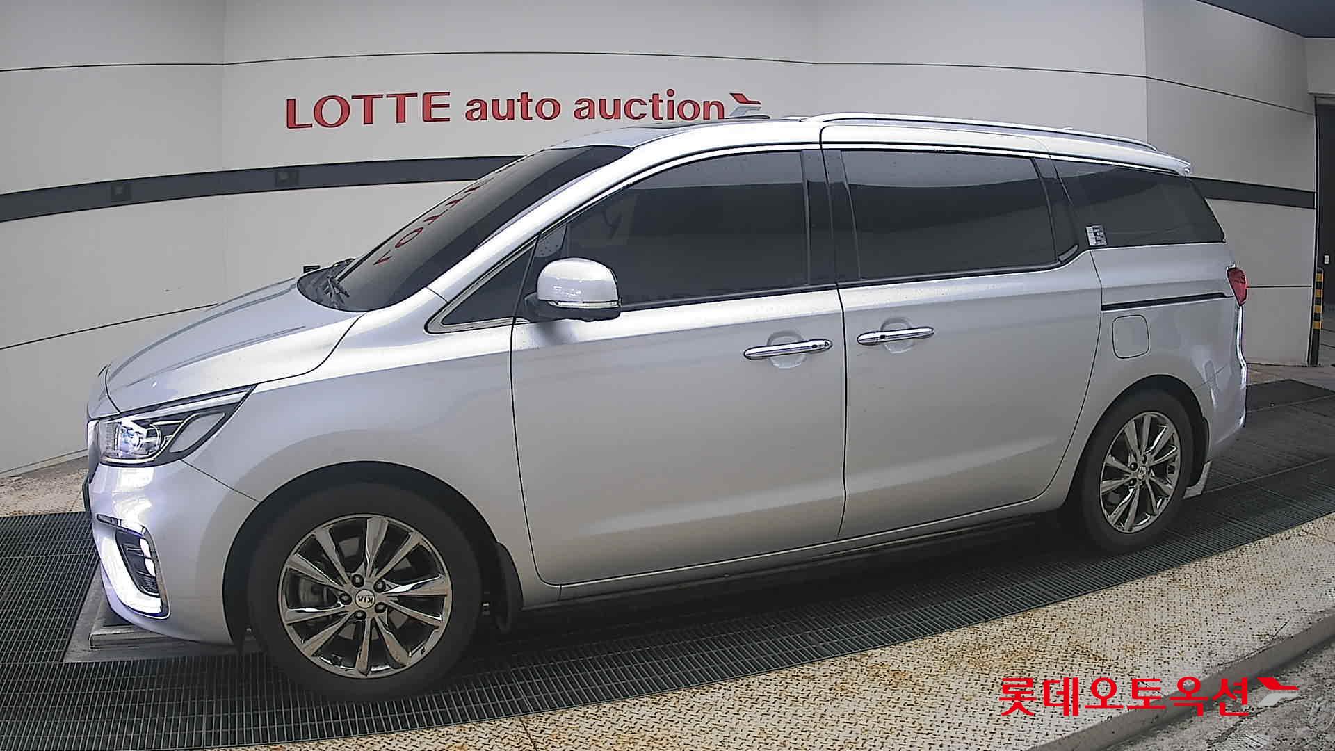 2020 - kia carnival