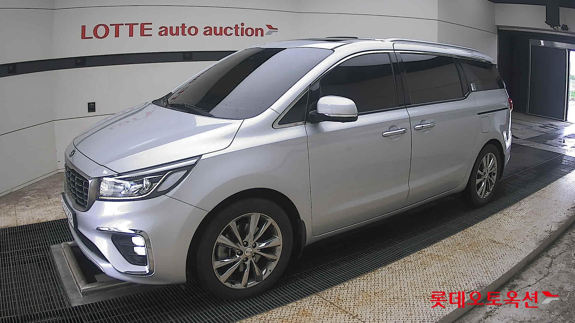 2020 - kia carnival
